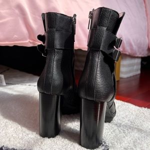 Vince Camuto Elison Luge Bootie Black 